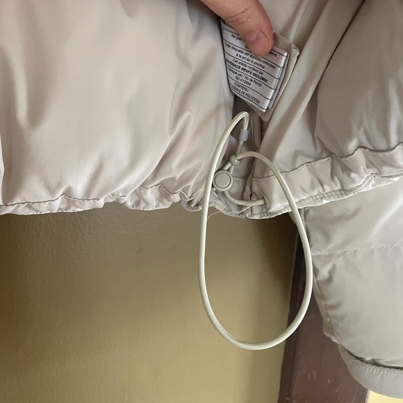 Aritzia Mega Puff - Picture 5 of 6